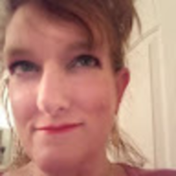 Meet your Posher, April - Picture 1 of 1